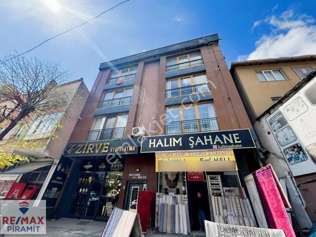 Küçüksu Caddesi Üzerinde Merkezi Konumda 2+1 Satılık Daire