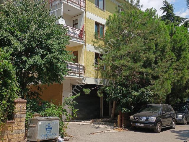 Küçükyalı Atatürk Cd Mevkiinde 2+1 Kombili kiracılı