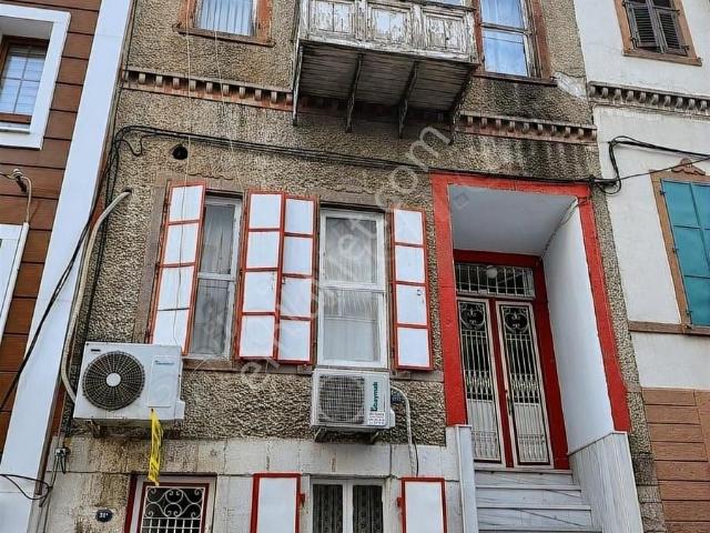 Küçükyalı Da 9+1 Satılık Tarihi Tescilli Konak