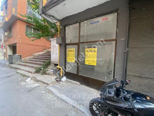 Küçükyalıda Ayrı Kapılı Çift Kiralık Dükkan