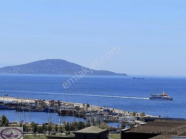 Küçükyalı Merkez Deniz Manzaralı Teraslı Kapalı Garajlı Dublex
