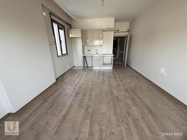KÜÇÜKYALI KILAVUZÇAYIRI MAH.ANKASTRE SETLİ VE KLİMALI 1+1 DAİRE