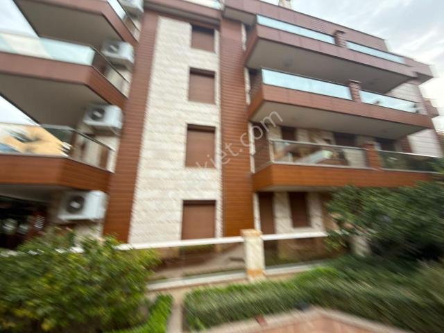 Kuşadası Marina Bölgesi Geniş 3+1