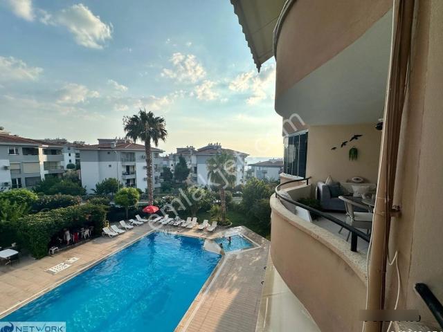 Kuşadası Marina Bölgesinde Önü Açık Manzaralı 2+1 Daire