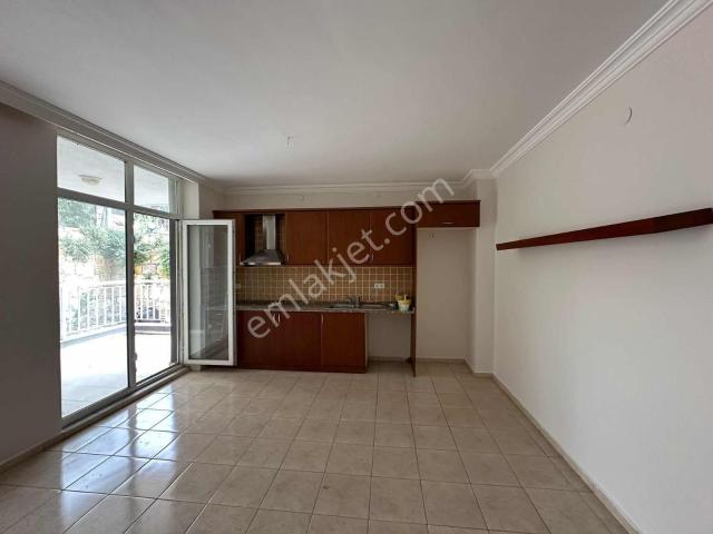 Kuşadası Marina Bölgesinde Satılık 2+1 Bahçe Katı Daire Kuşa
