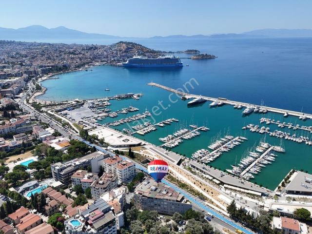 Kuşadası Marinada Deniz Manzaralı, Geniş Ve Ferah 4+1 Daire
