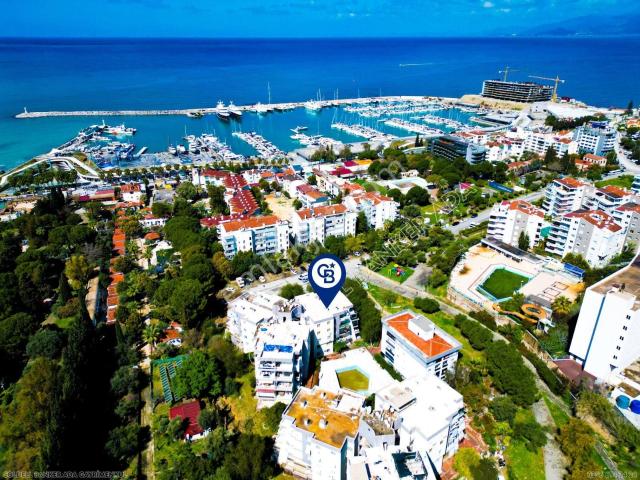 Kuşadası Marina'da Satılık 3+1 Daire Denize Yakın, Havuzlu