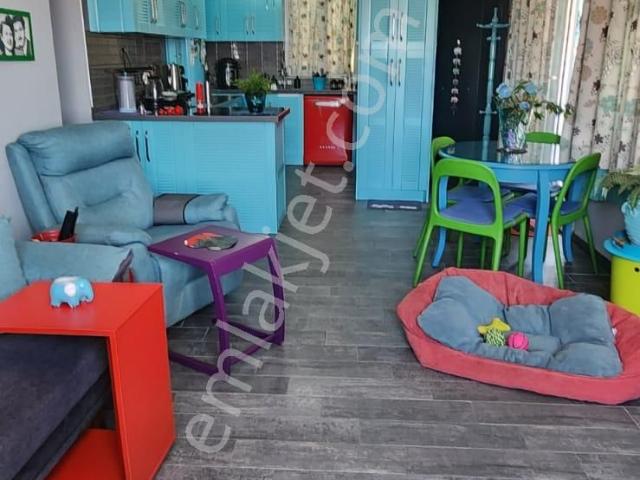Kuşadası Merkez’de Satılık Lıman Manzaralı Teraslı Şırın 2+1 Eşyalı Daıre