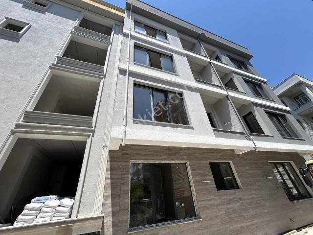Kuşadası Merkez Sahile 200 Metre Mesafede Satılık 2+1 Daire