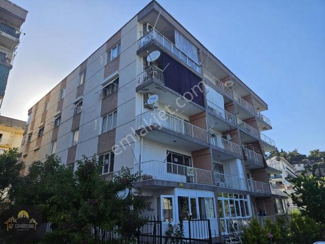 Kuşadası Merkezde Manzaralı Kiralık 3+1 Daire
