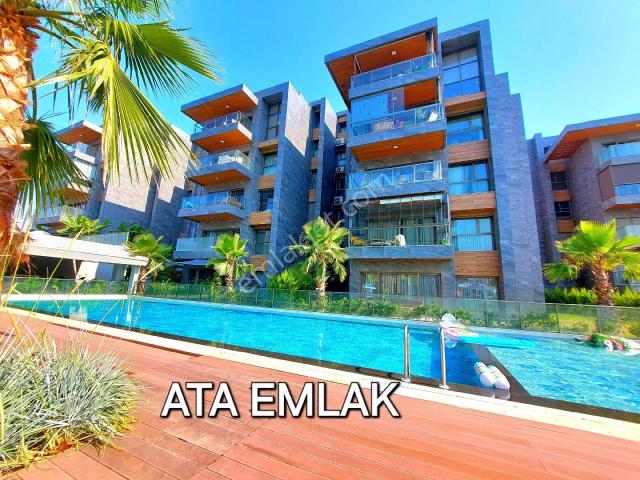 Kuşadası Merkezde Açık Ve Kapalı Havuzlu Sitede Sıfır Daire