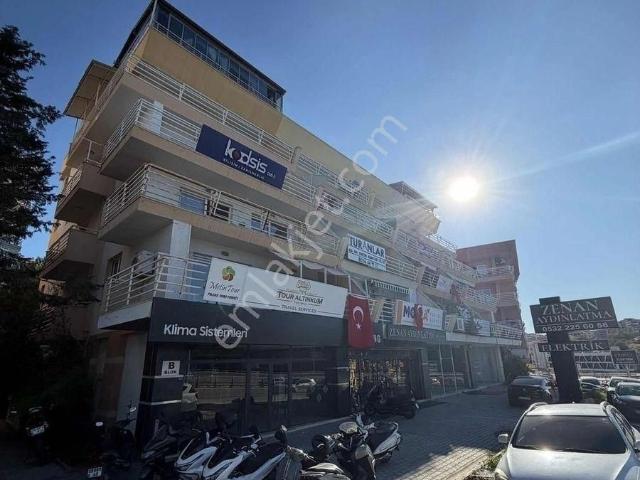 Kuşadası Merkezde Ana Yol Üzerinde 3+1 Geniş Daire | Ofis