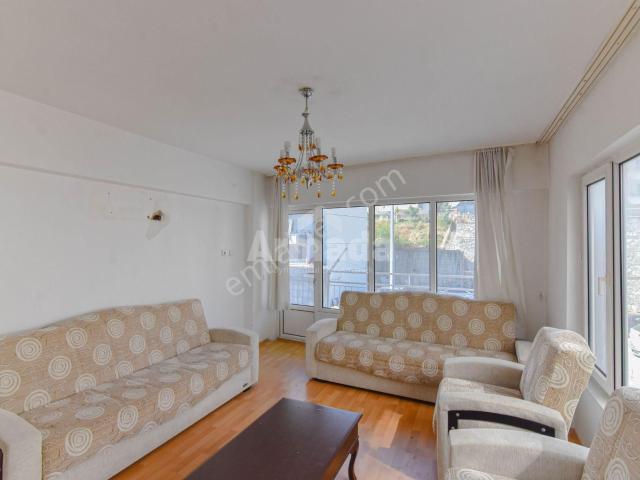 Kuşadası Merkezde Ana Yola Yakın 3+1 Geniş Daire