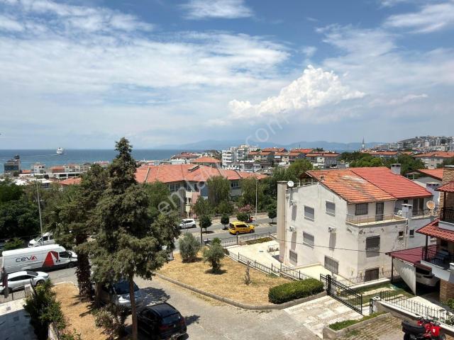 Kuşadası Merkezde Deniz Manzaralı Eşyalı Daire