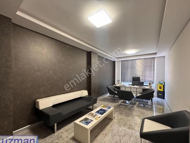 Kuşadası Merkezde Eşyalı Ofis