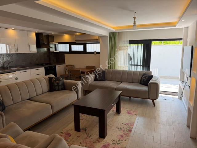Kuşadası Merkezde Eşyalı Satılık 2+1 Daire