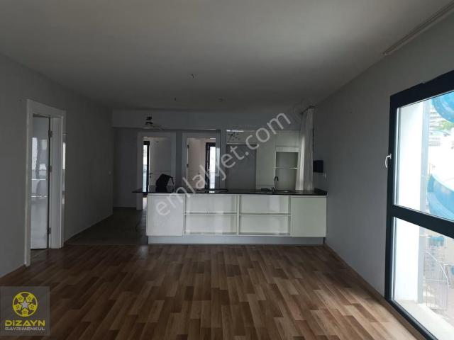 Kuşadası Merkezde Havuzlu Güvenlikli Sitede Kiralık 3+1 Daire