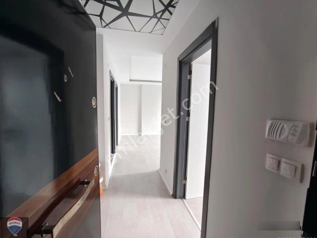 Kuşadası Merkezde Kiralık 2+1 Boş Daire Yeni Klima Ve Termosifon