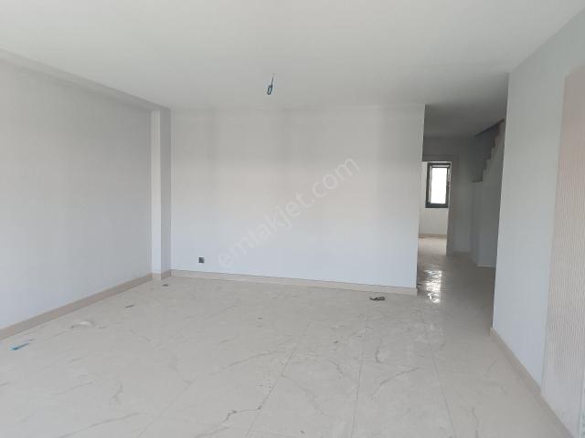 Kuşadası Merkezde Satılık 3+1 Kapalı Mutfak Dublex Daire