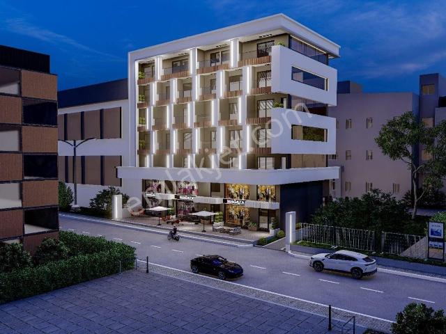 Kuşadası Merkezde Satılık Arakat Büro & Ofis