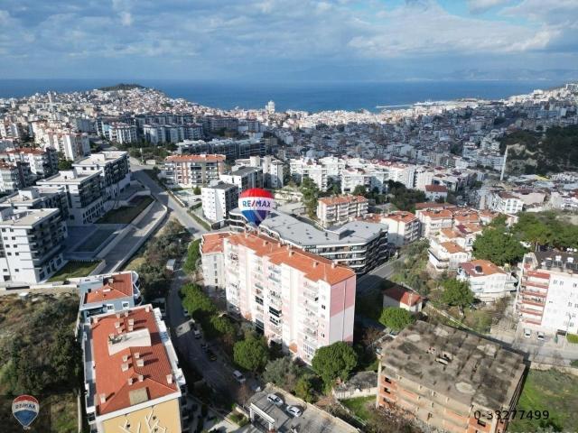 Kuşadası Merkezde Satılık Geniş 3+1 Daire