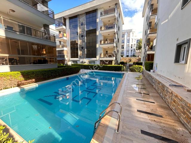 Kuşadası Merkezde Site İçi 2+1 Kiralık Daire