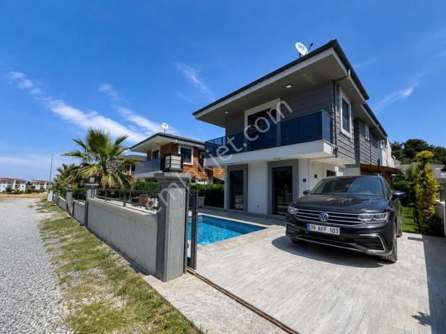 Kuşadası'nda 310 M2 Arsa İçinde Tamamen Müstakil 4+1 Villa