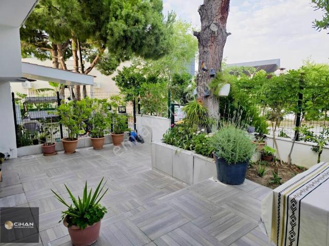Kuşadasında Daire Fiyatına Satılık Villa