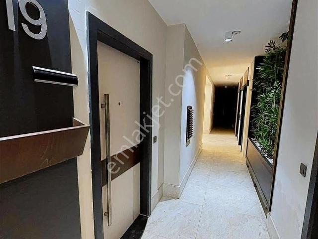 Kuşadası'nda Deniz Manzaralı 3+1 Daire