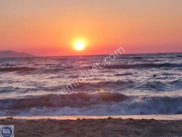 Kuşadası'nda Denize Yakın Özel Havuzlu Köşe Konumlu 4 + 1