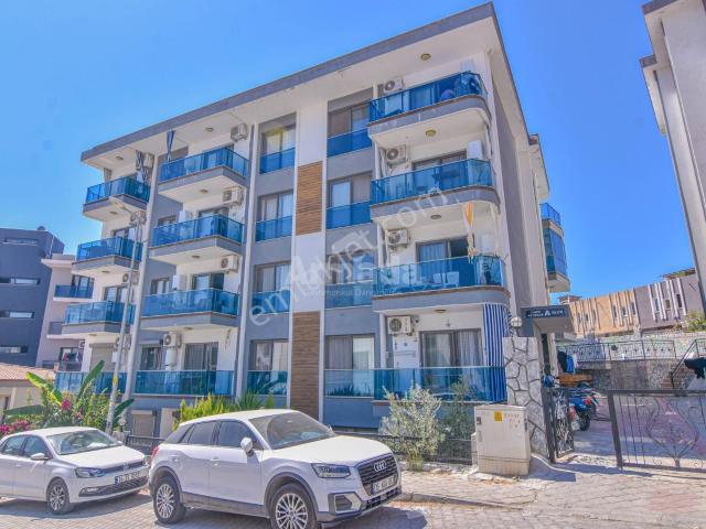 Kuşadasında Merkeze Yakın 1+1 Ara Kat Satılık Daire