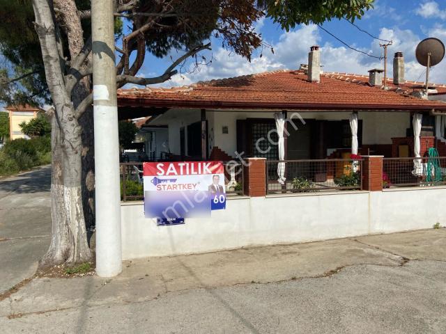 Kuşadası'nda Satılık Denize 50 Metre 3. Sırada Köşe Konumlu Villa.