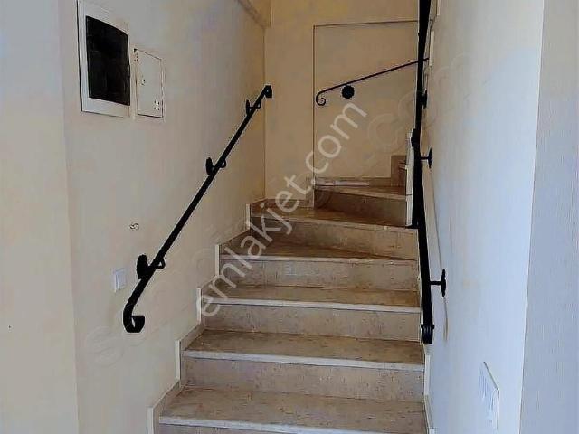 Kuşadasında Satılık Ful Eşyalı Villa