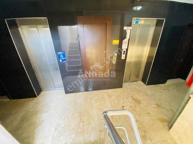 Kuşadası Avm Bölgesi Kumru Sitesi'nde Bakımlı 2+1 Satılık Daire