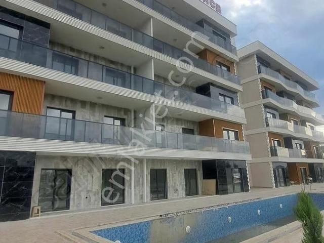 Kuşadası Aydın Yolu Ege Mahallesi Girişi Havuzlu Daire