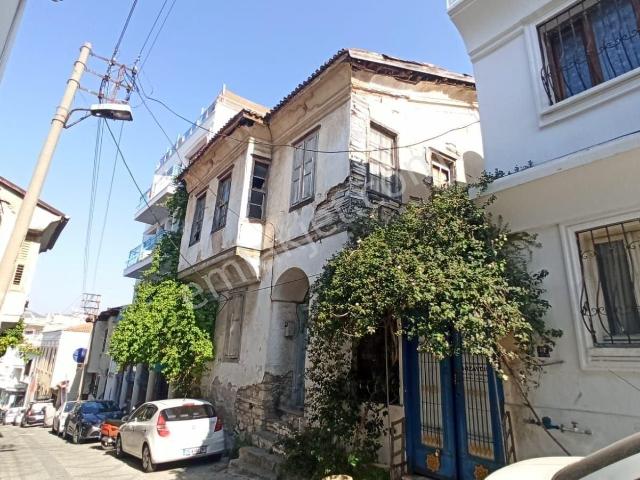 Kuşadası Camiatik Mh.hibe Kullanılabilecek Tarihi Taş Ev