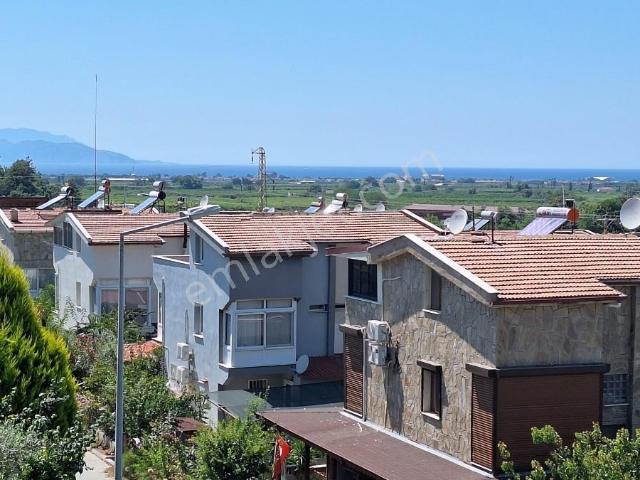 Kuşadası Davutlar Mahallesinde Satılık Bahçeli 4+1 Yazlık