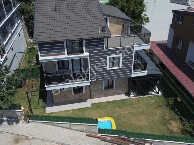 Kuşadası Davutlar Merkezde Satılık 4+1 Villa