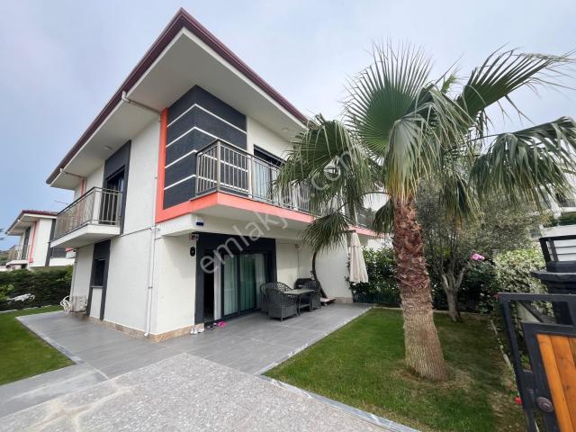 Kuşadası Davutlar’da Havuzlu Sitede 3 + 1 Bahçeli Satılık