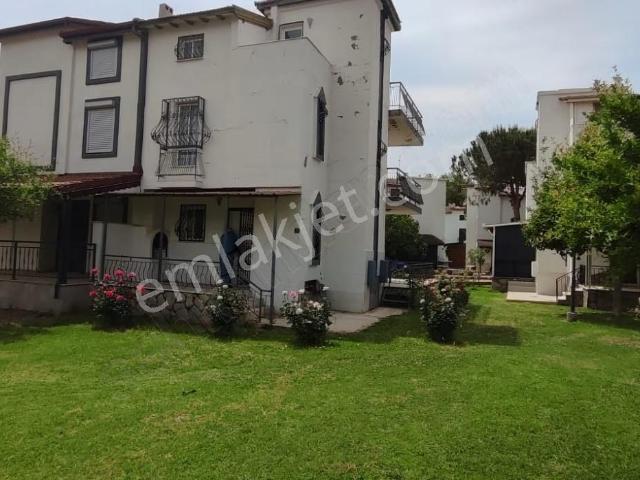 Kuşadası Davutlar Sahilinde Kiralık Eşyalı 4+1 Villa