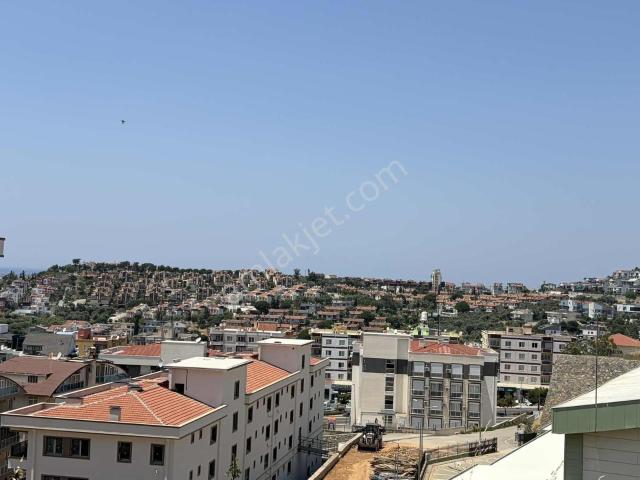 Kuşadası Değirmendere De 3+1 Ters Dublex Daire