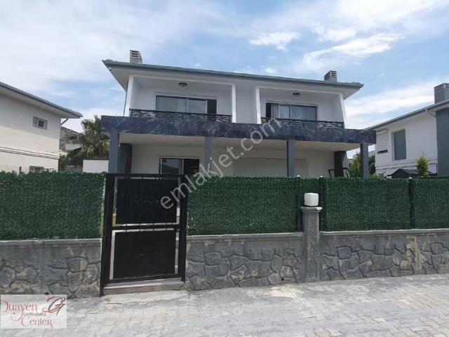 Kuşadası Değirmendere'de Havuzlu Site İçinde 4+1 Müstakil Villa