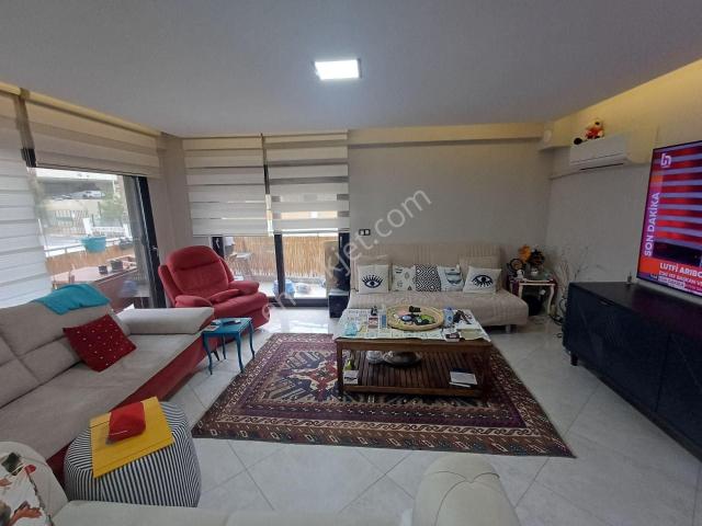 Kuşadası Doğalgaz Isıtmalı Havuzlu Sitede Daire Satılıktır