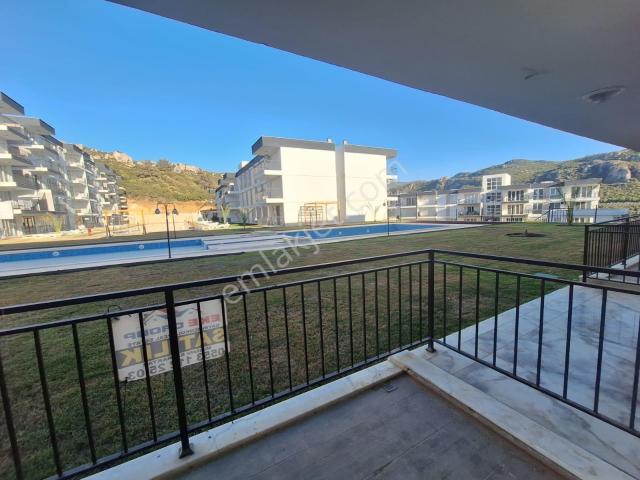 Kuşadası Eşin Vadi'de Havuz Ve Doğa Manzaralı Sıfır 2+1 Daire