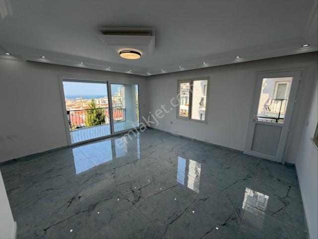 Kuşadası Ege Mahallesi Deniz Manzaralı 3+1 Satılık Daire