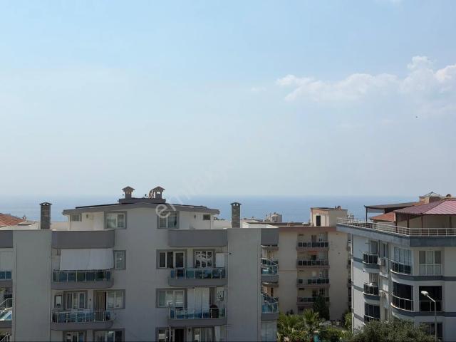 Kuşadası Ege Mahallesi’nde Eşsiz Deniz Manzaralı, Geniş 3+1 Satılık Daire