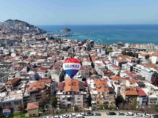 Kuşadası Şehir Merkezi Türkmen'de Sahile 450m. Mesafede Geniş 2+1 Daire