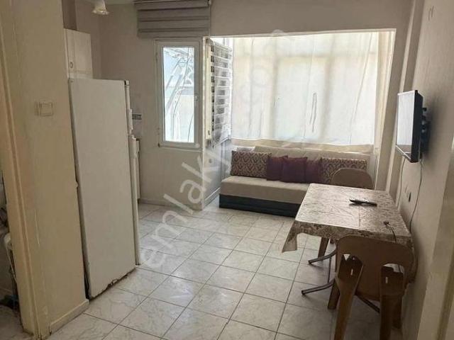 Kuşadası Şehir Merkezinde Kiralık Eşyalı 1+1 Daire