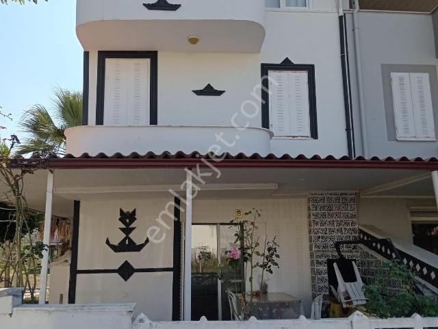 Kuşadası Güzelçamlı'da Denize Yakın Satılık 4+1 Tripleks Villa