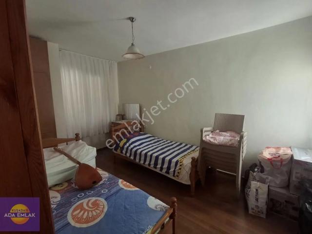 Kuşadası Güzelçamlıda Site İçinde Müstakil 5+1 Trıplex Villa